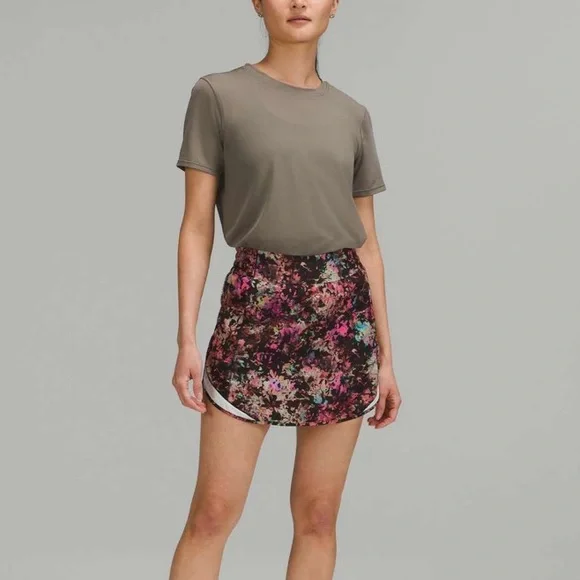 Lululemon Hotty Hot High-Rise Skirt - Picture 1 of 15